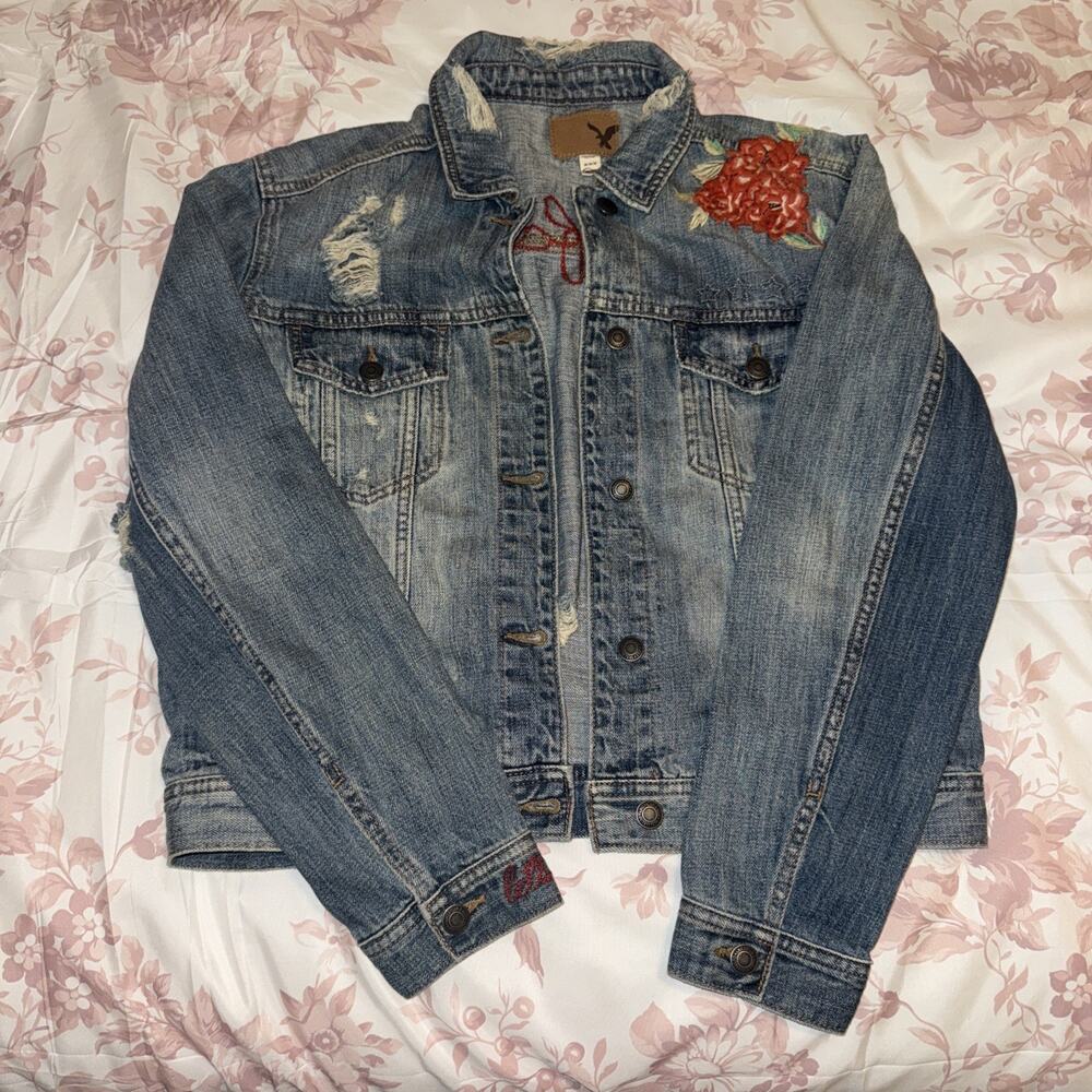 American Eagle Jacket Women’s Blue Denim Embroidered Flowers Just For Fun M